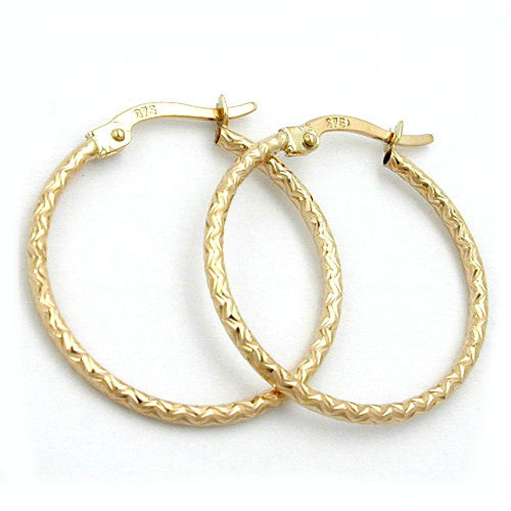 Creolen Bügelverschluss Muster glänzend diamantiert aus 375er Gold, 23 × 1,5 mm