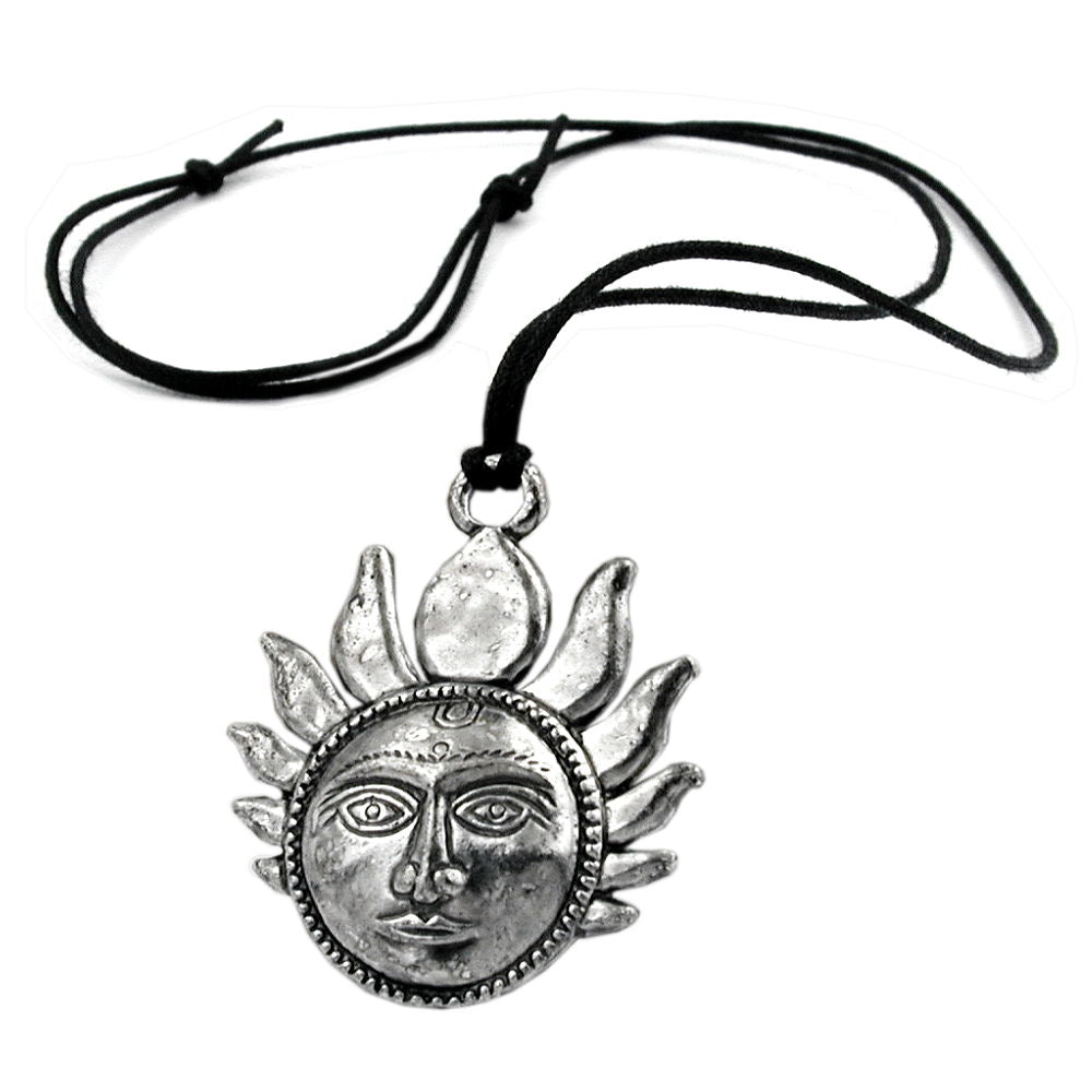 Kette verschiedene Größen Zinn-Anhänger kleine Sonne mit Gesicht verschiedene Längen